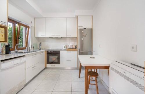 Pico House | Casa do Regresso - by Proguest