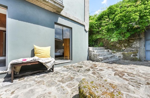 Povoa de Lanhoso Apartment | Casa dos Chãos with Natural Pool by Sé Apartamentos