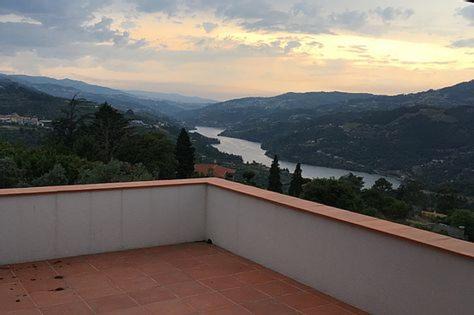 Resende House | Casa em Resende com Vista Para o Rio Douro