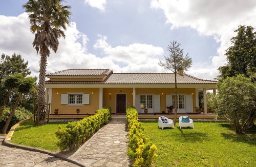 Alcobaca Villa | Casa Favorita - Rustic Hideaway