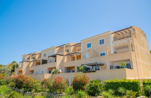 Estombar Apartment | Casa Kantara Apartment with Balcony