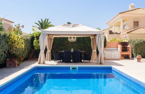 Vale do Garrao House | Casa Lago - Varandas do Lago by Interhome