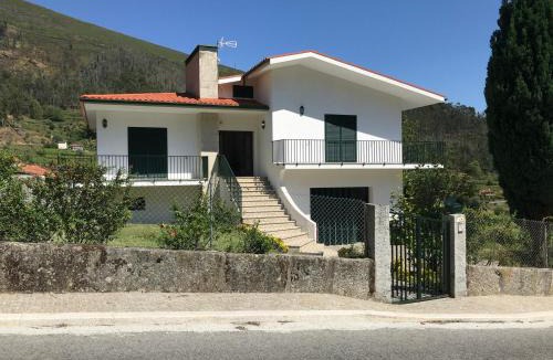 Baiao House | Casa Largo da Igreja