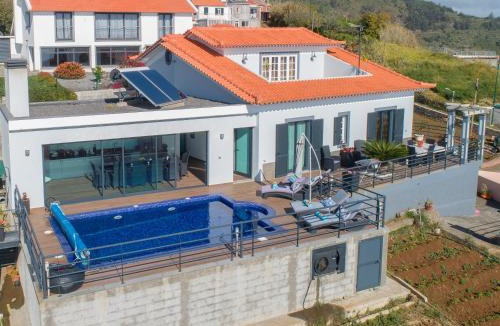 Arco da Calheta House | CASA LIRA Heated swiming, Sea View and Air Conditioning