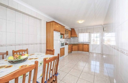 Caramujeira Villa | Casa Luz - Three Bedroom Villa, Sleeps 6