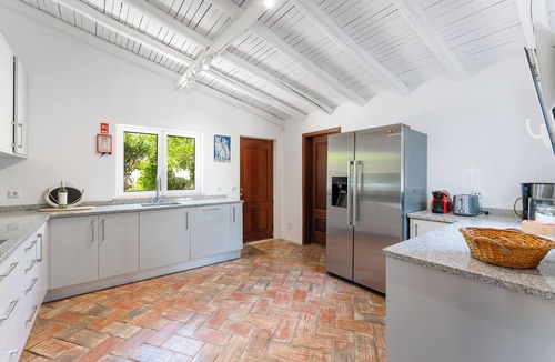 Ameijeira Villa | Casa Madeira - 4 Bedroom Villa in Lagos with extensive gardens, pool and sauna.