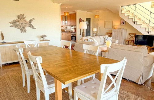 Azoia Apartment | Casa Meco - Near Beach W/Ocean View & Parking