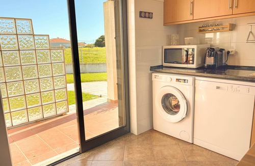 Azoia Apartment | Casa Meco - Near Beach W/Ocean View & Parking