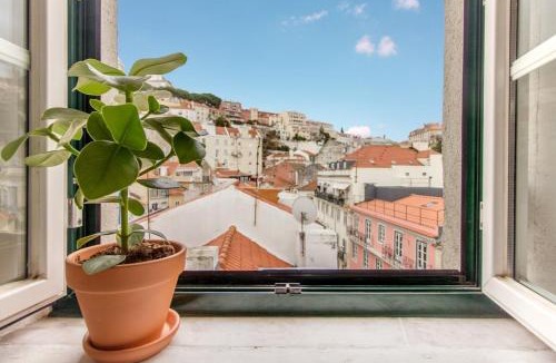 Socorro Apartment | Casa Mouraria Castle Views