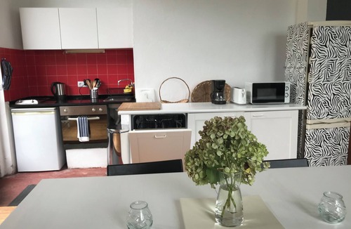 Monserrate Apartment | CASA NAS NUVENS - ARTISTS STUDIO. Views to Sintra mountain and Atlantic coast