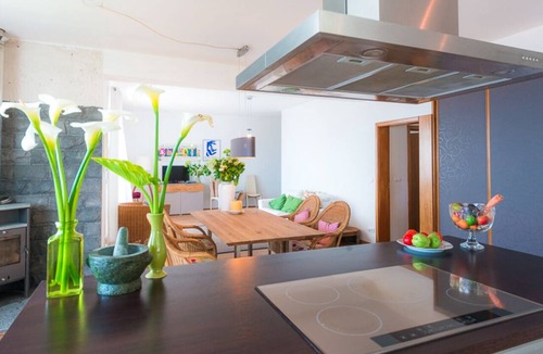 Arco da Calheta Villa | Casa Oliva-Panorama: Large designer apartment, fantastic views, heated pool
