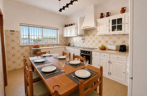 Montenegro House | Casa Olivia – Maison avec grande terrasse à Faro