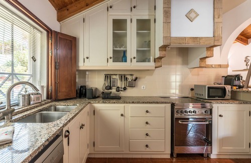 Albardeira Villa | Casa Oxala - Stunning detached character Villa set in picturesque gardens.