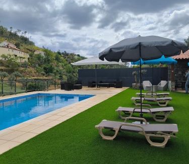 Proenca-a-Nova House | Casa Resineiro com Piscina, Garagem e Terraço