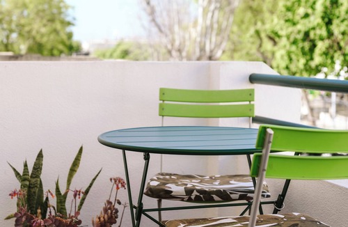 Cacilhas House | Casa Rio Wide Estuary Views Walk To Lisbon Ferry Free Parking