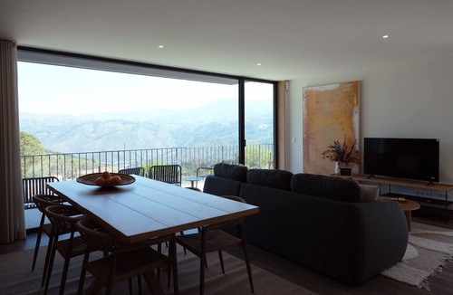 Cabril House | Casa Roca do Touro: Mountain View, Wi-Fi & Air Conditioning