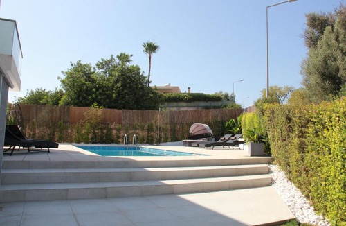 Monte Raposo House | Casa Rogel by Armação de Pêra with Heated Pool and Games Room