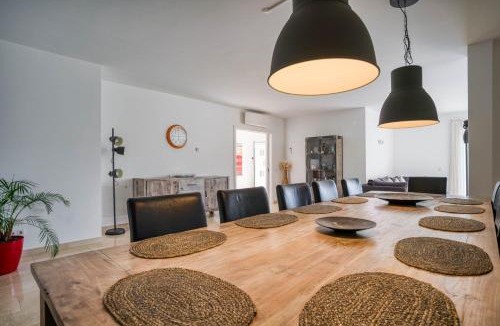 Loule Villa | Casa Rosa: Exclusive Hilltop Estate with Heated Pool & Sea Views