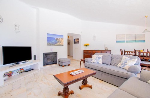 Caramujeira Villa | Casa Ryder - Short walk from Praia da Marinha