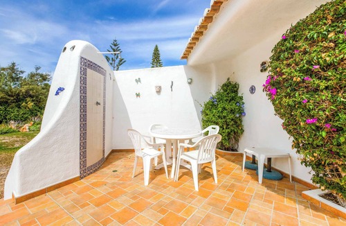 Caramujeira Villa | Casa Ryder - Three Bedroom Villa, Sleeps 6