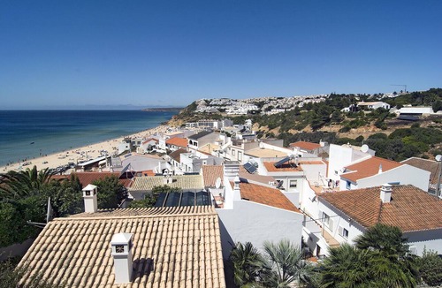 Salema Apartment | Casa Sereia Praia, Chic sea view holiday apartment