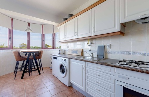 Alvor Apartment | Casa Sol e Lua bright 1 bedroom apartment with shared pool, kitchen and balcony