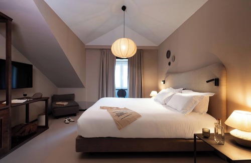 Sao Cristovao e Sao Lourenco Hotel | Casa Teva Lisboa by chic&basic