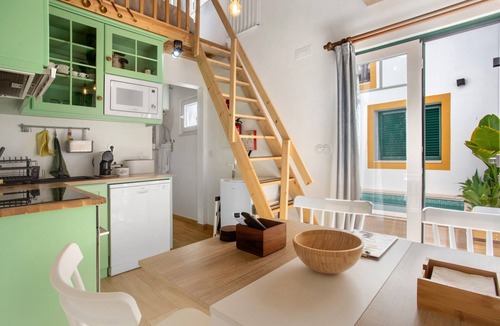 Cartaxo Villa | 'Casa Valada My Land' with Shared Pool, Wi-Fi and Air Conditioning