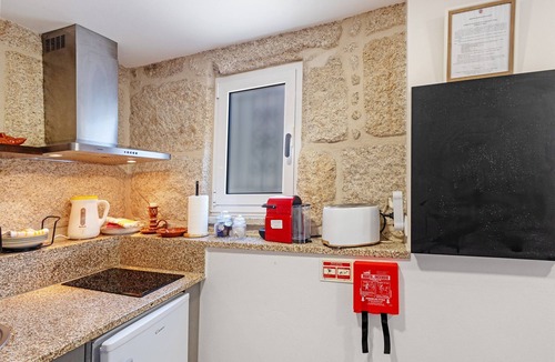Soajo Apartment | Casa Vinha Da Touça T0 Apartment with TV, Wi-Fi & Air Conditioning