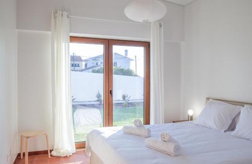 Almoinha House | Casa Vista Verde by LovelyStay