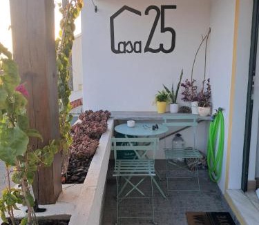 Arruda dos Pisoes House | Casa25