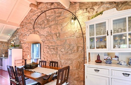 Arcos de Valdevez House | Casas das Olas 1 - Großartige Aussicht, 2 Pools, idealer Ort zum Entspannen und by Interhome