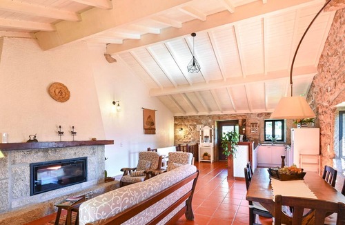 Arcos de Valdevez House | Casas das Olas 1 - Großartige Aussicht, 2 Pools, idealer Ort zum Entspannen und by Interhome