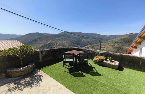 Bomfim House | Castas D'ouro Guest House
