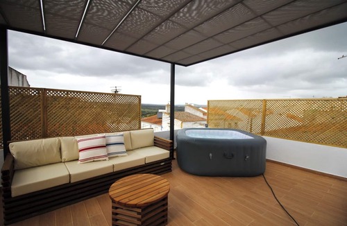 Arraiolos House | Castle Terrace (pets allowed)