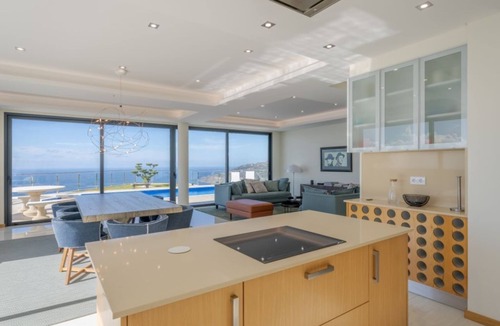 Ribeira Brava Villa | Celeste Villa
