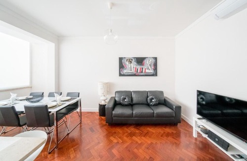 Casal da Ladeira Apartment | Central Family and Executive Apartment