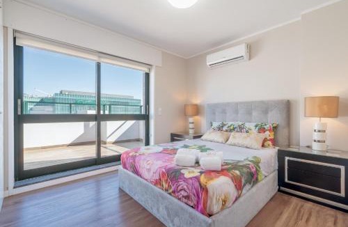 Vila Nova de Gaia Apartment | Central Gaia 2BR Large Terrace Parking Metro Near Avenida