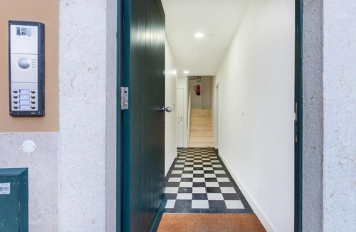 Mouraria Apartment | Central Lisbon Oasis with Patio