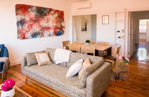 Merces Apartment | Central Rooftop Apartment by LovelyStay