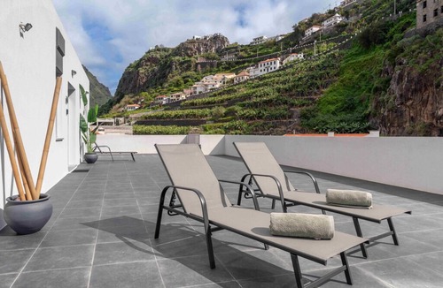 Ribeira Brava Apartment | Central Rooftop Studio |TerraceSea Caldeirão Verde