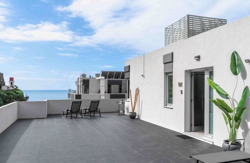 Ribeira Brava Apartment | Central Rooftop Studio |TerraceSea Caldeirão Verde