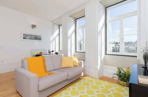 Lapa Apartment | Central Sunny Flat - Prime Location by HostWise