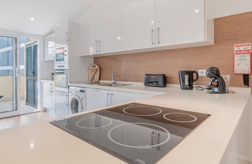 Sao Pedro House | Centre Funchal top floor terrace & large balconies
