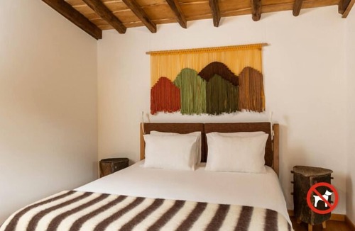 Lousa House | Cerdeira - Home for Creativity