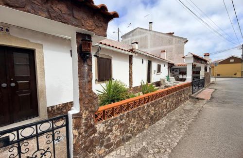 Lourinha Ski Chalet | Chalet "Refugio"