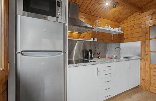 Caldas da Rainha Ski Chalet | Chalet 'Valley View' with Shared Pool, Shared Garden and Wi-Fi