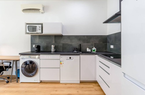 Faro City Centre Apartment | Charming 1Bdr Flat in Central Faro by Lovelystay
