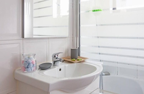 Alfornelos Apartment | Charming 2 Bedroom Apartment in Lisbon