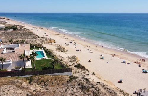 Salgados Apartment | Charming Beachside Apartment- The Perfect Getaway!